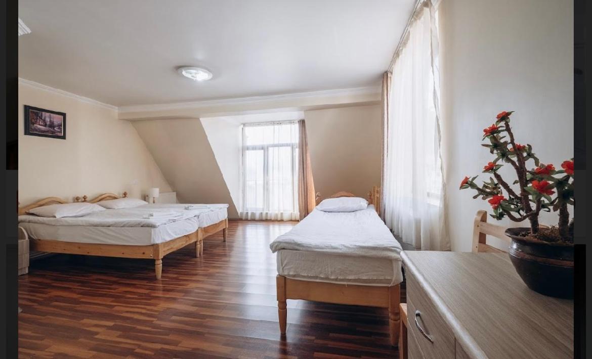 Mestiatour Guest House Екстериор снимка